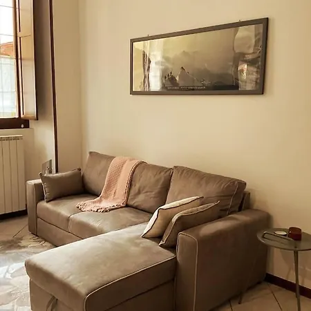 Apartment Le Scuderie, Centro Storico Intra