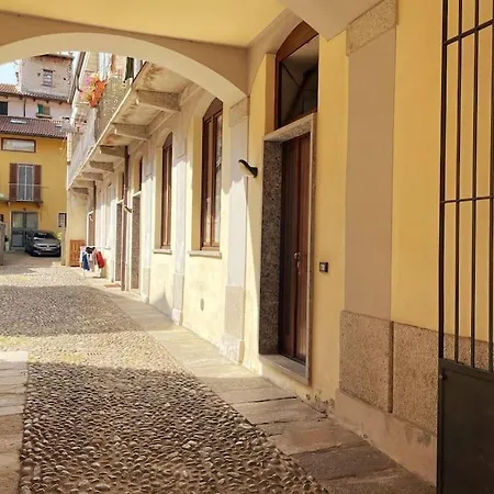 Le Scuderie, Centro Storico Intra