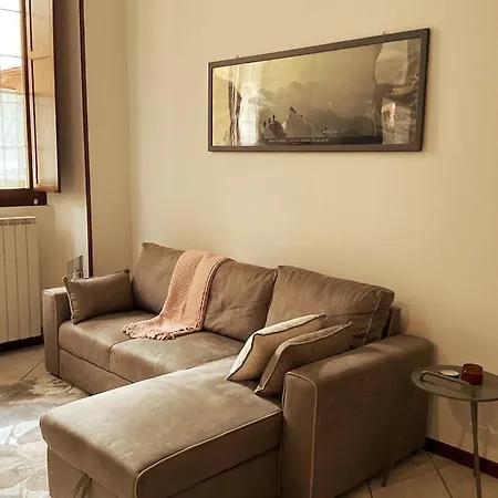 Le Scuderie, Centro Storico Apartamento Intra